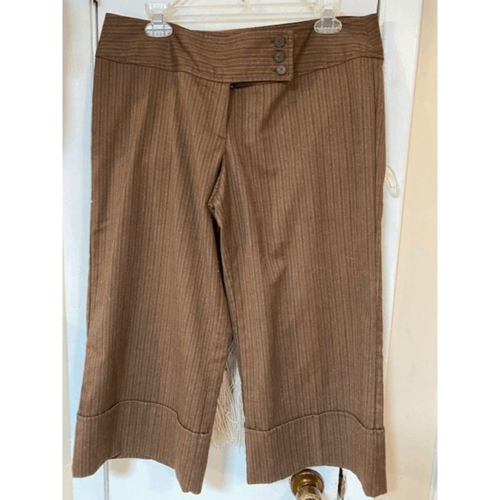 No Boundaries brown pin stripe dress capris